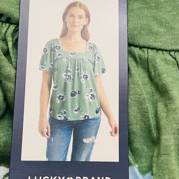 Tops - Nwt women’s lucky brand square neck floral knit top